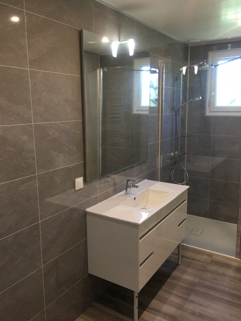 renovation-salle-de-bain-moderne